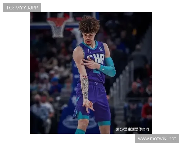 三球超越库里 成黄蜂历史第二三分王